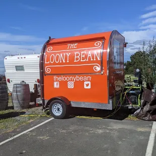 Cute spot with great coffee.