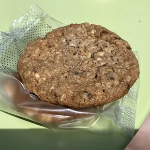 Vegan Chocolate Chip Marshmallow Cookie