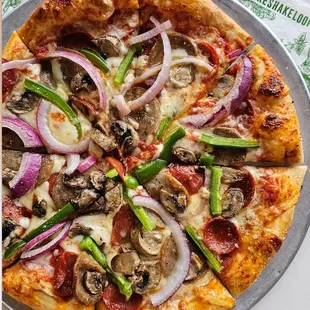 Special Pizza
artisanal pepperoni, fennel sausage, red onions, green peppers, mushrooms &amp; san marzano tomato sauce