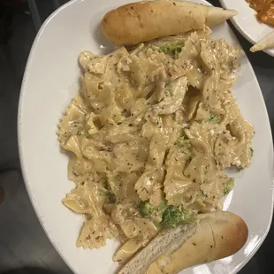 Chicken Alfredo Pasta