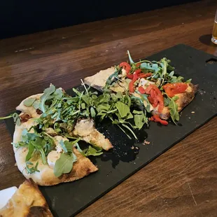 Chicken pesto flatbread