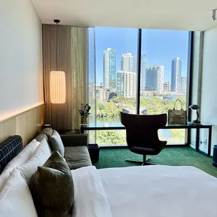 Lake View King Suite