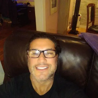 D G.
