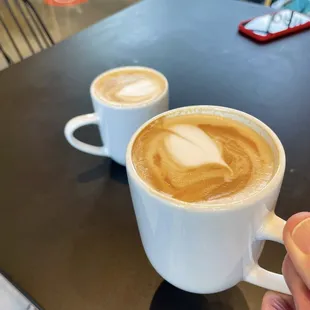 Very good double shot lattes in porcelain mugs !