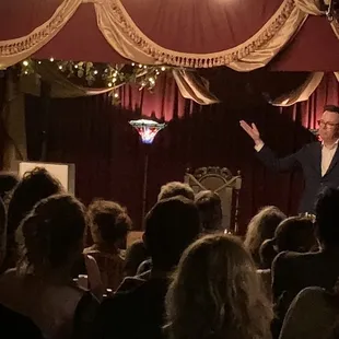 Brad Barton: Reality Thief--ILLUSIONIST in RESIDENCE, you can see him time after time after time and ALWAYS leave AMAZED!!!