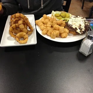 food, chicken wings and fried chicken