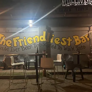 the outside of a restaurant