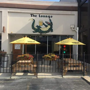 the outside of the restaurant