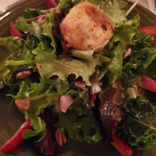 Seasonal Green Salad