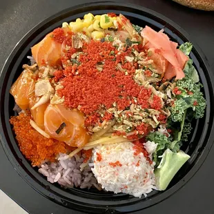 1/2 Hula Rice + 1/2 Kale Salad Regular Poke Bowl