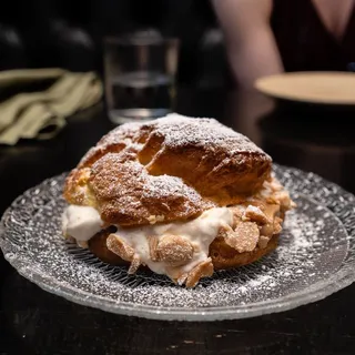 Hazelnut Praline Puff