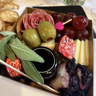 Cheese and cracker box