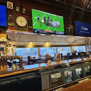 Bowl games and wings