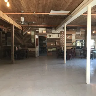 Front waiting &amp; dining area