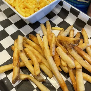 Mac &amp; cheese kids menu