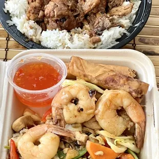 Chicken adobo and "Greedy Daddy Meal" #FoodTruckFriday with #TheLumpiaLady this afternoon.