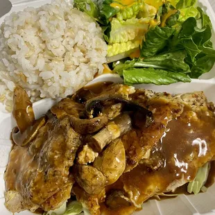 Pork cutlet with gravy
