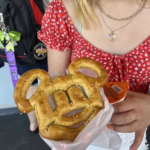 Mickey Pretzel