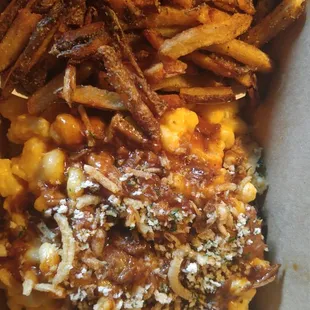 BBQ Pork mac with rosemary garlic fries!