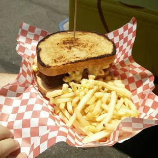 Short rib and mac sandwich