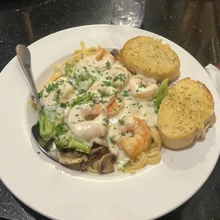 Shrimp Fettuccine Alfredo
