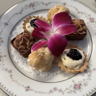 High tea, peanut/tree nut free dessert
