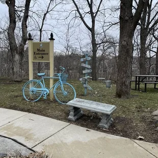 Exterior (Sidewalk to entrance)