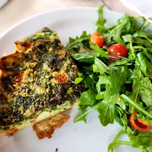 Spinach and feta quiche with arugula salad