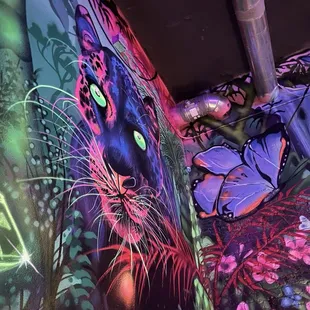 This is the wall that was behind us in the Madison Noho.