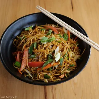 Vegetable Hakka Noodles