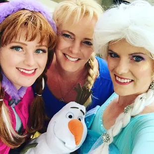 Princess night at Petes Pizza in Rocklin on Sunset Blvd. The third Monday of every month 6-9pm. We also offer face painting and balloons