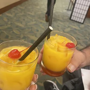 Cocktail or mocktails included