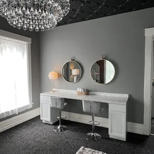 Private wedding suite at The Magnolia, which also offers a private bath! Hair and makeup -- check!