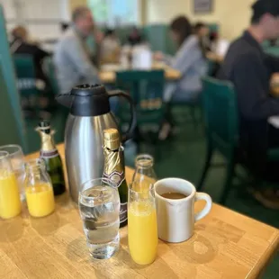 If you order coffee, you get the whole coffee pot! Mimosas come with a split, so it's actually 2 or 2.5 mimosas