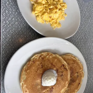 Short stack with eggs