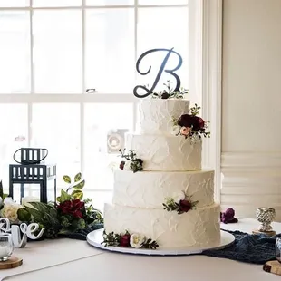 Simple and elegant wedding cake