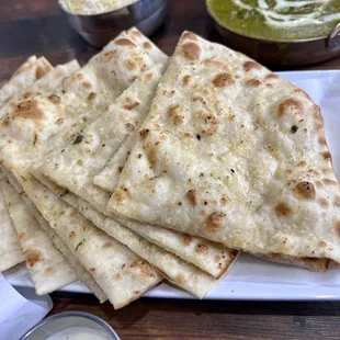 GARLIC NAAN