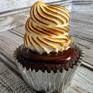 S&apos;mores cupcakes