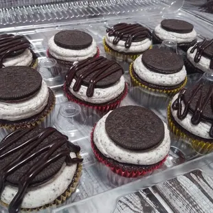 Cookies &apos;n&apos; cream cupcakes