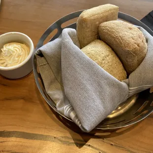 Table bread.