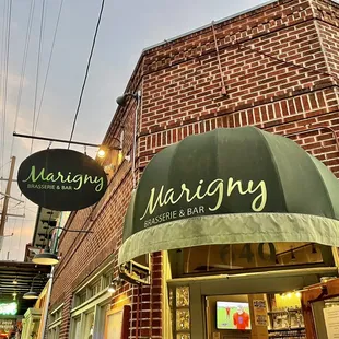 the front of the restaurant
