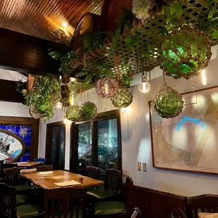 sushi and sashimi, interior