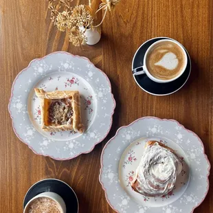 Vanilla latte with oat milk, mocha and pastries