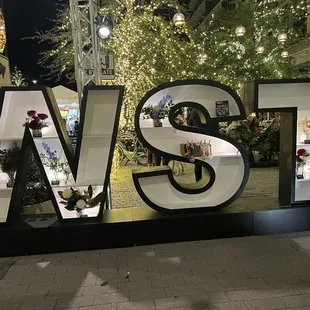 The Holiday Promenade evening market at Water Street
