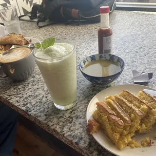 Market Signature Latte