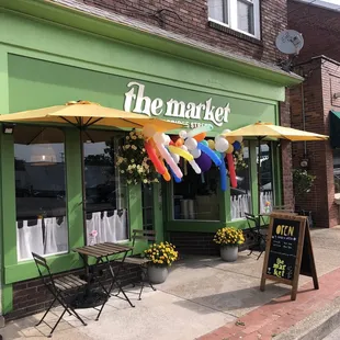 Outdoor seating - June 2024