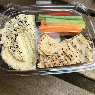 Hummus with veggies snack pack