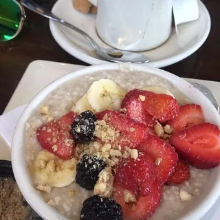 Banana Berry Oatmeal