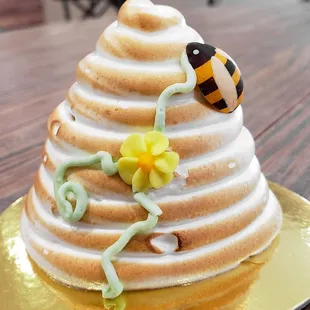 The Beehive - Mini Lemon Meringue Cake