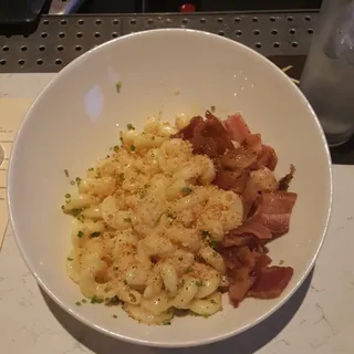 MAC & Cheese